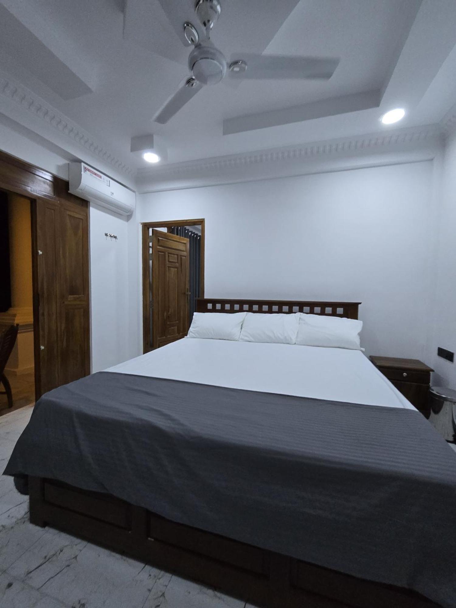 Munril Guest Appartement Jaffna Buitenkant foto
